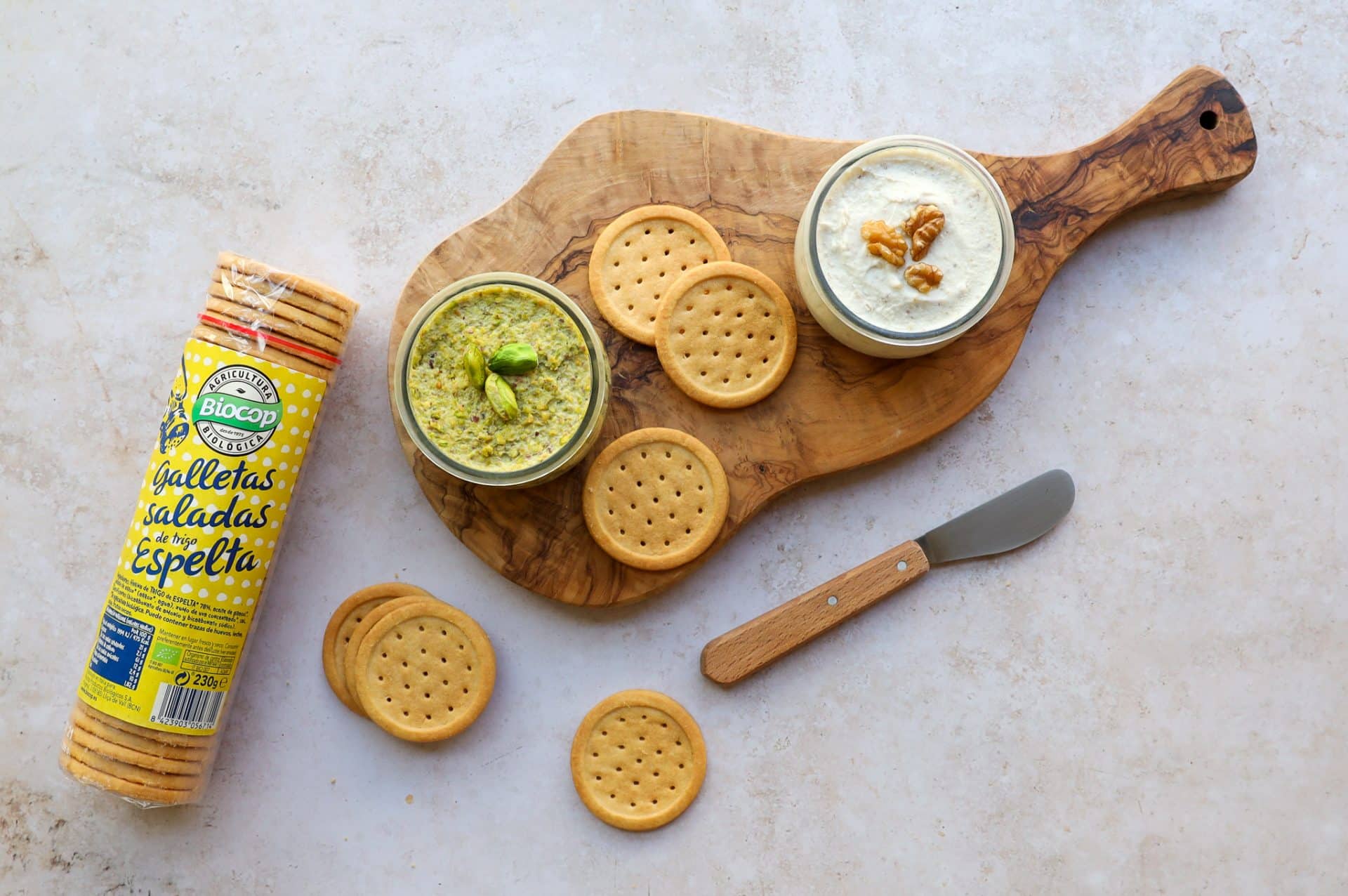 Mousse with savoury cookies